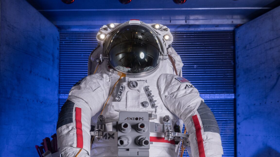 Лунный скафандр Axiom Space