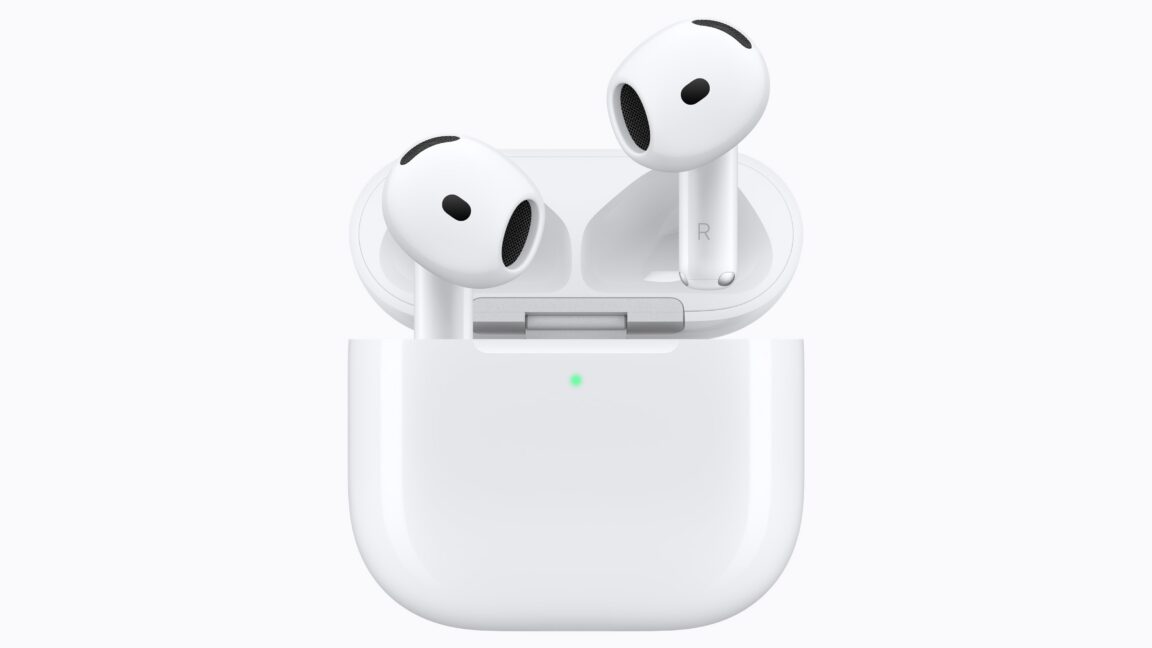 Беспроводные наушники Apple AirPods 5 в зарядном кейсе