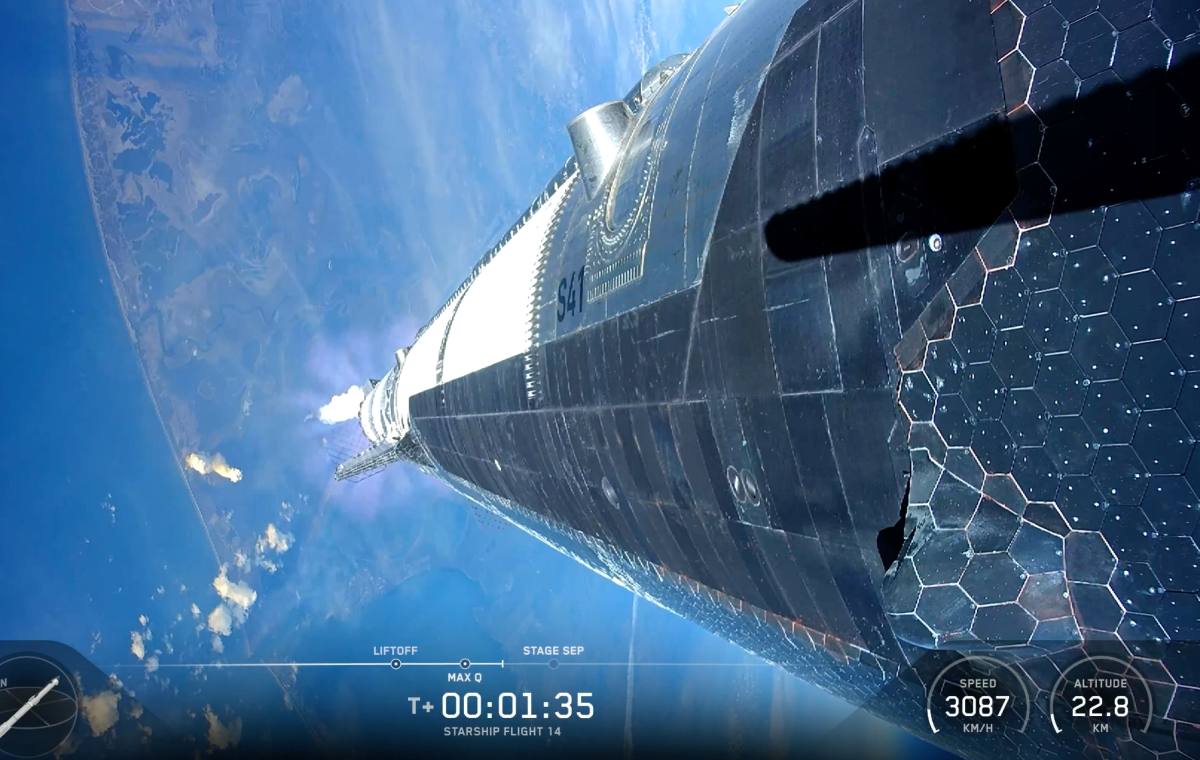 Старт ракеты Starship компании SpaceX с площадки в Южном Техасе